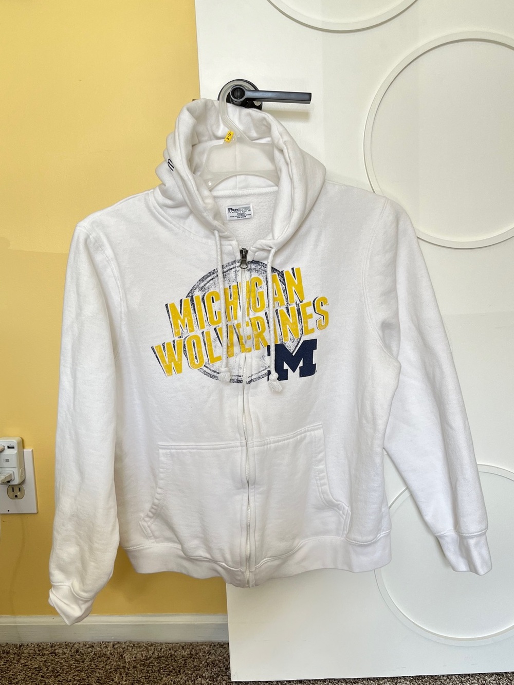 Michigan wolverines white zip hoodie XL
